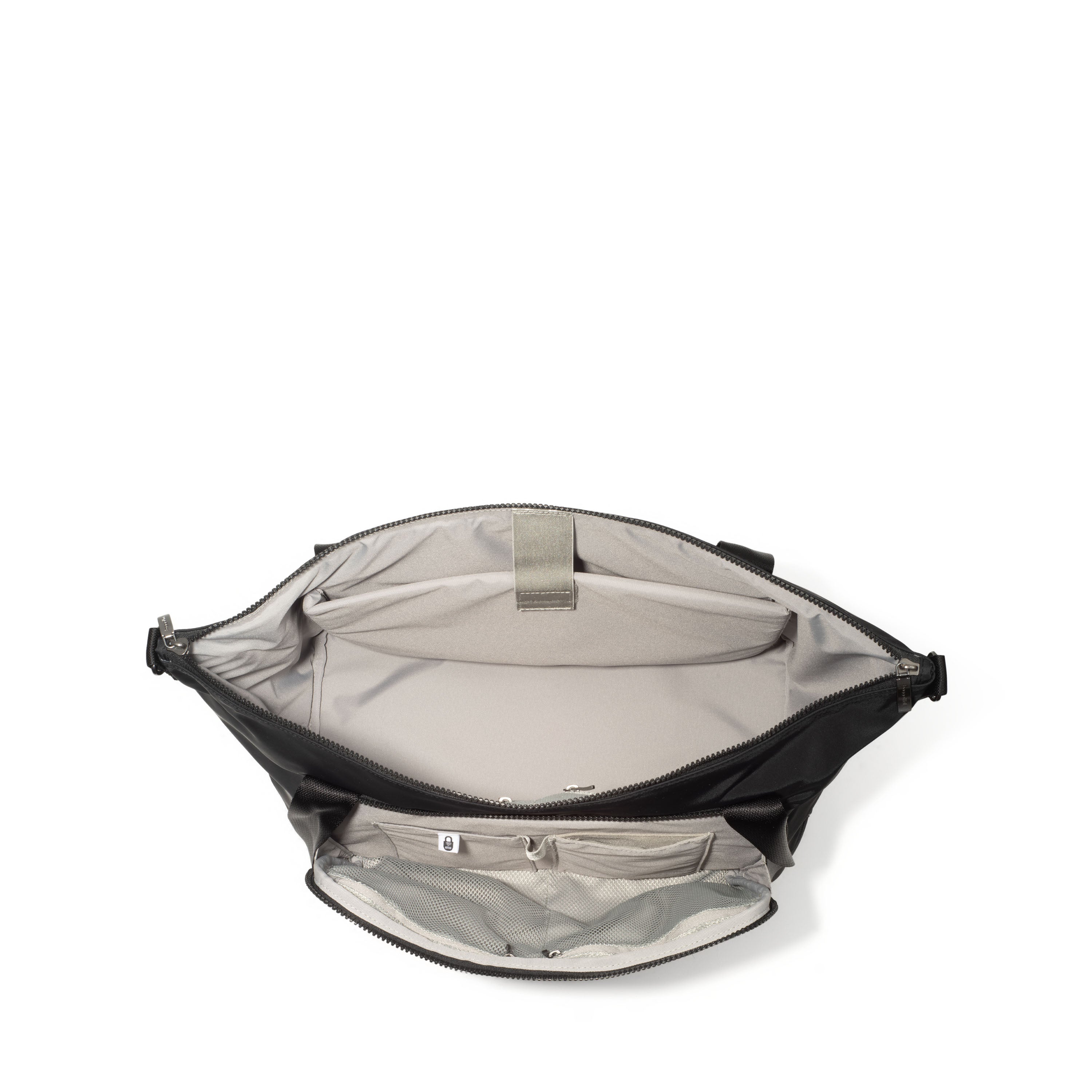 Park Ave Weekender bag with added laptop compartment fits up to 16" laptop. RFID protected passport pocket - interior review.